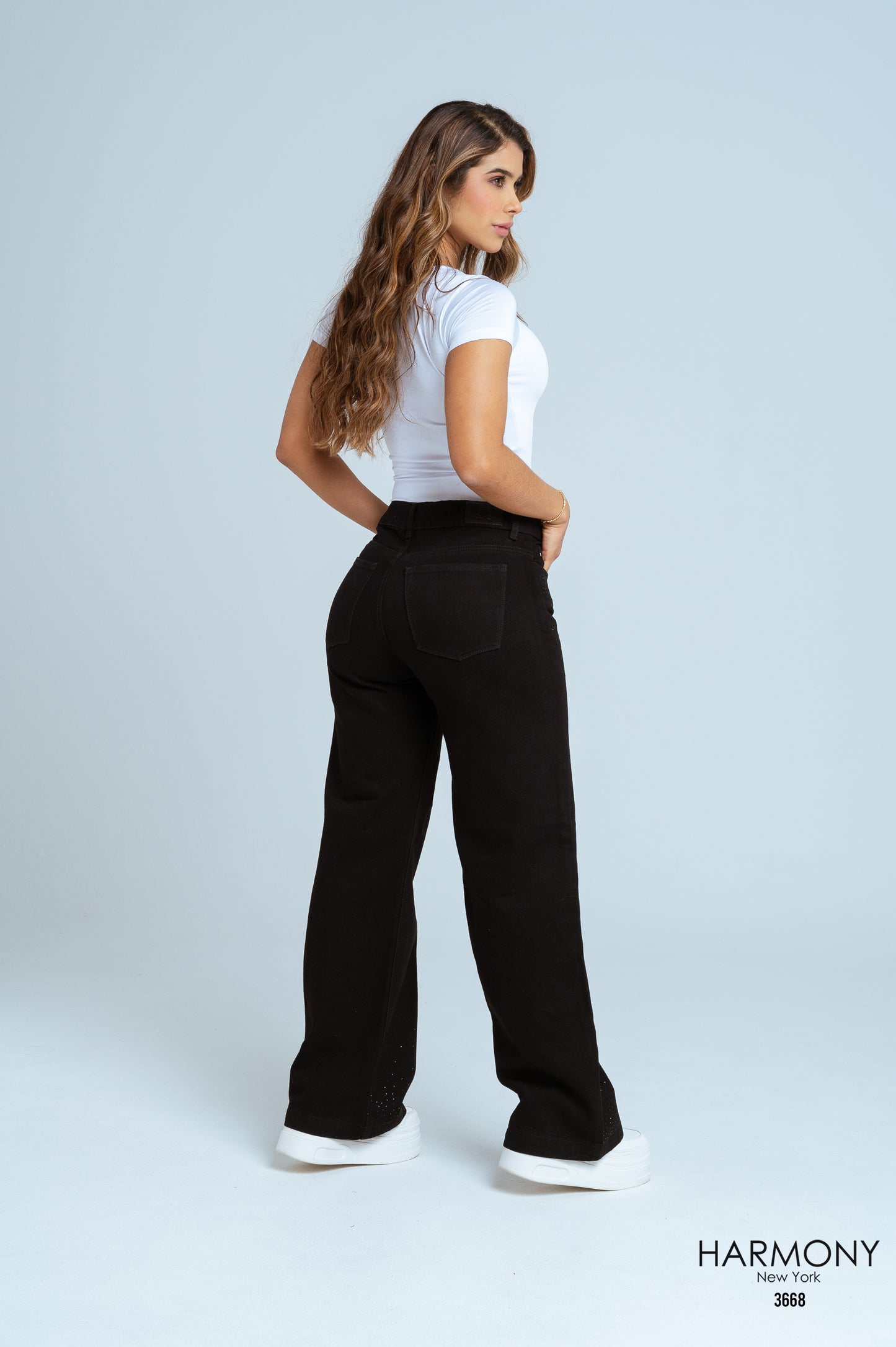 NoHo Crystal Black - Ref 3668